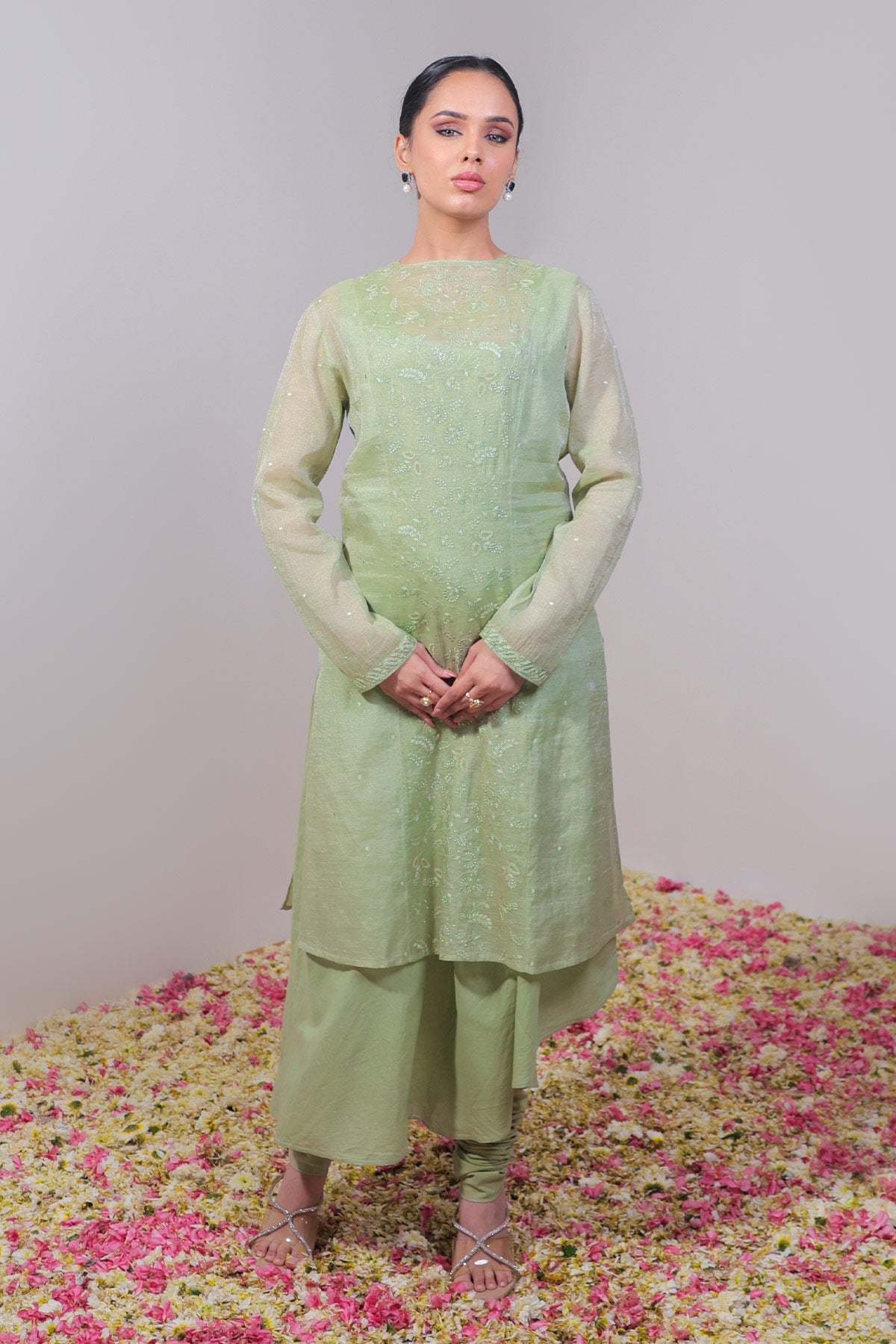 Ek Taar Chikankari Sameej Kurta Set