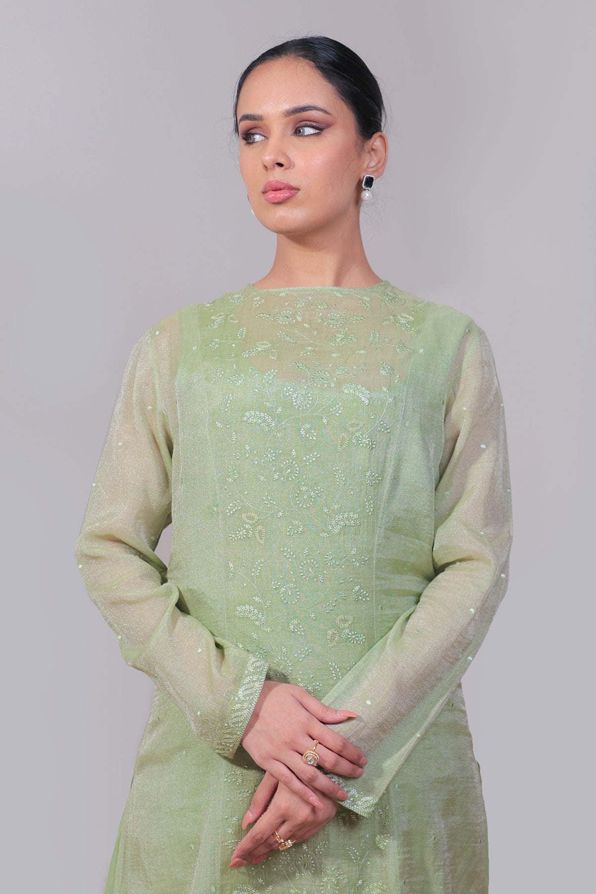 Ek Taar Chikankari Sameej Kurta Set