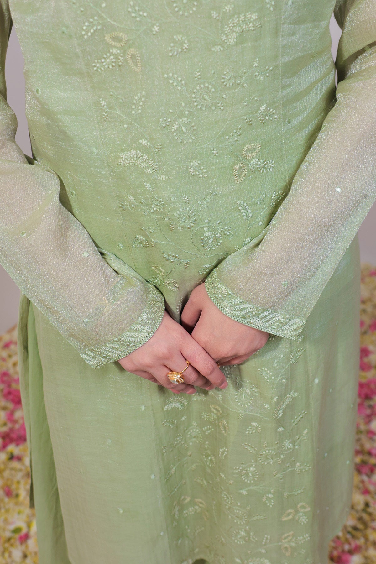 Ek Taar Chikankari Sameej Kurta Set