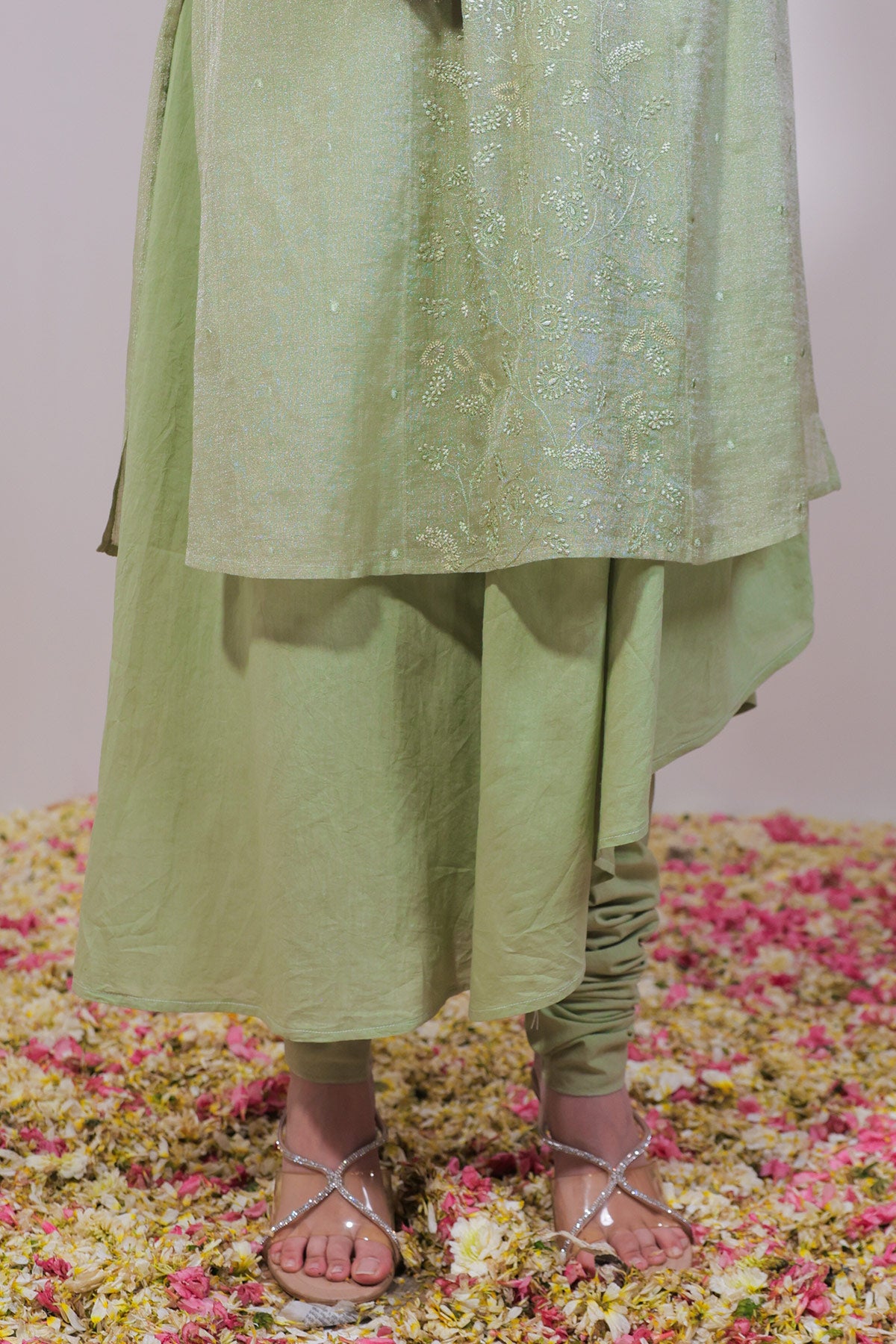 Ek Taar Chikankari Sameej Kurta Set