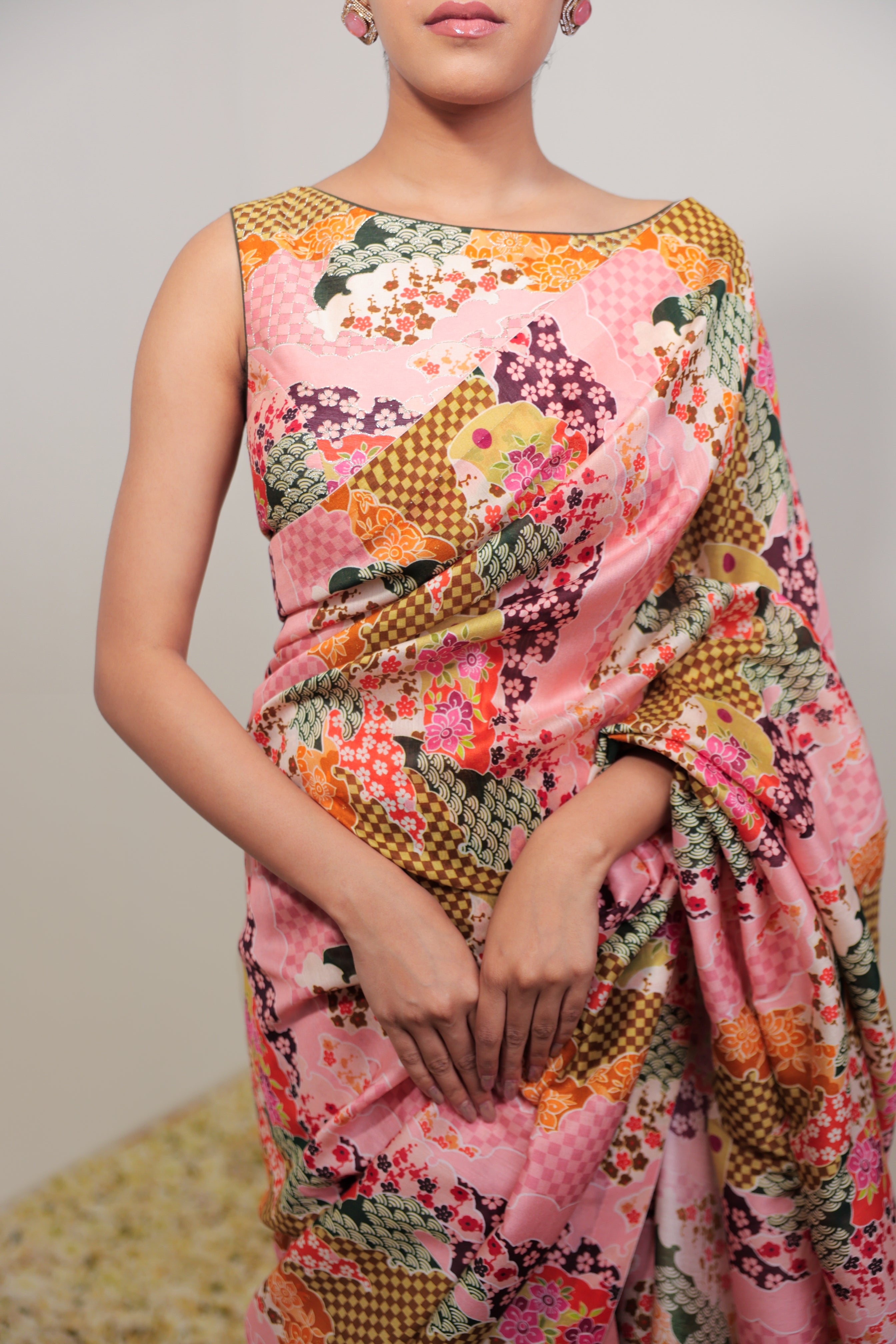 Hand-Drawn Pink Scalloped Floral Printed Classic Saree