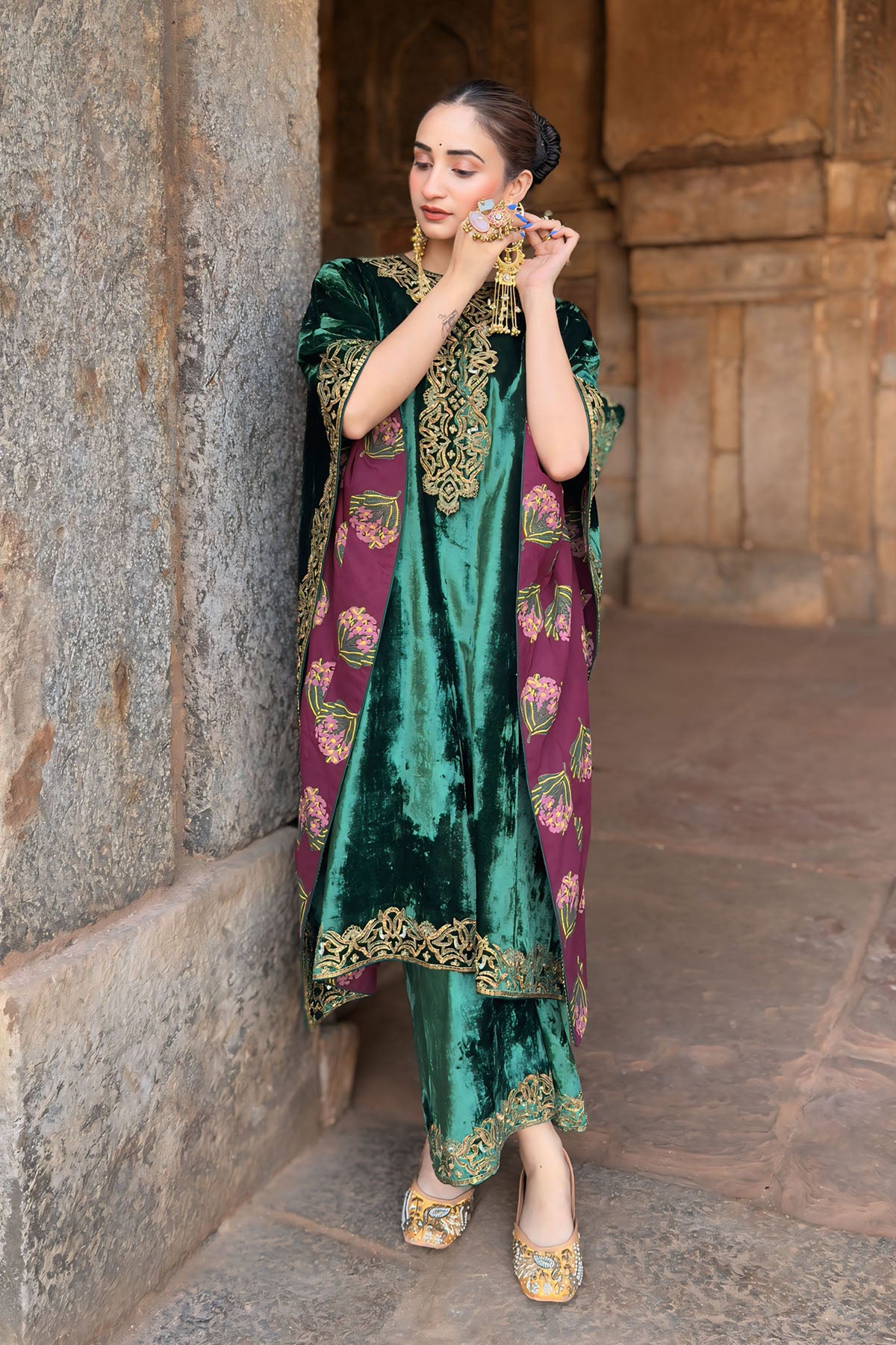 Gargi Singh In Nasreen Kaftan Suit Set