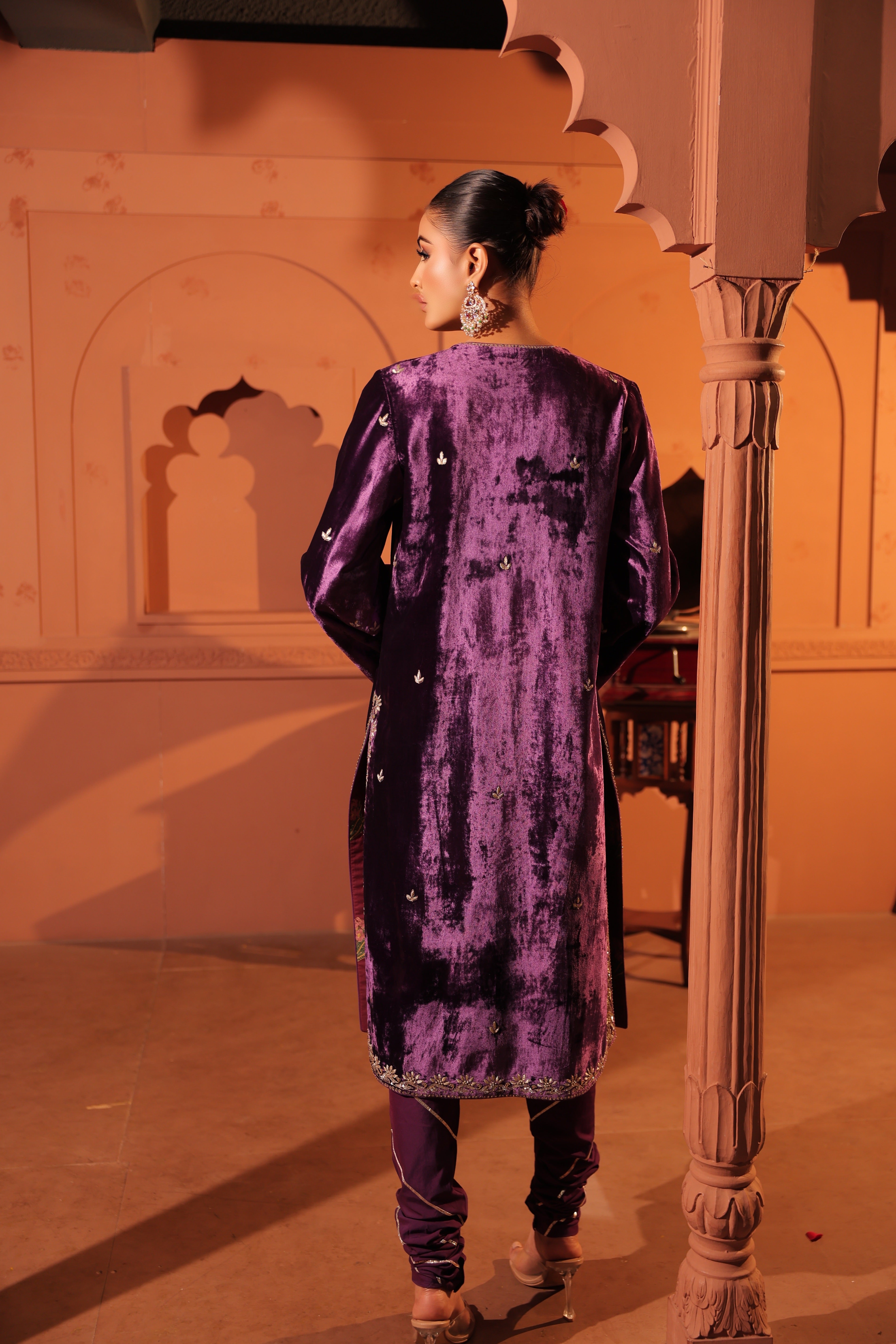 Deeksha Khurana In Zareen Purple Suit Set